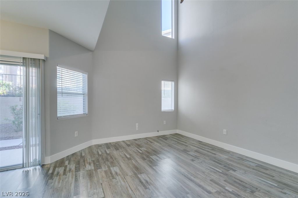 2001 Jade Creek Street 105, Las Vegas, NV 89117 — photo 5