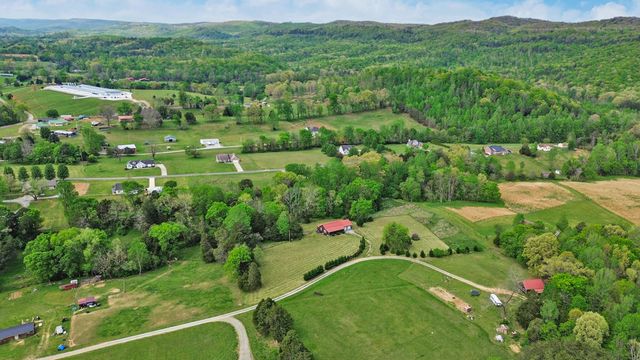 137 Whirlwind Lane, Pikeville, TN 37367