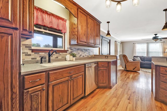 137 Whirlwind Lane, Pikeville, TN 37367