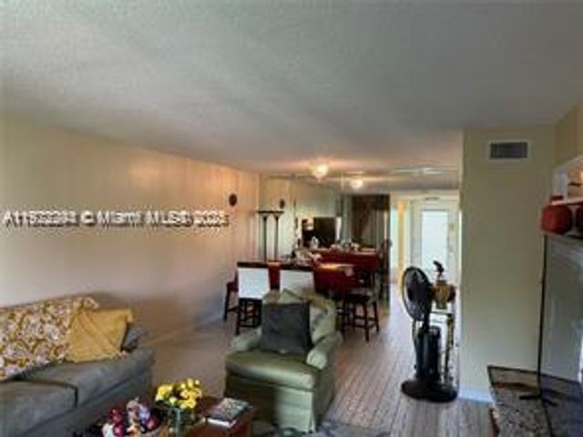 3571 Inverrary Dr 408, Lauderhill, FL 33319