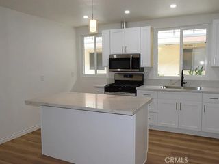 1148 W Civic Center 12, Santa Ana, CA 92703