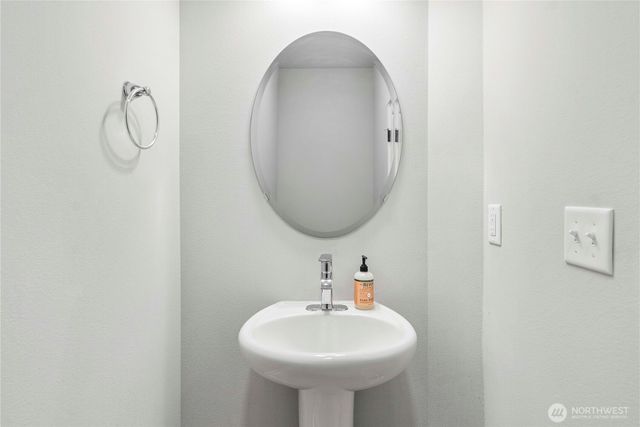 7849 Riverview Court SE, Tumwater, WA 98501