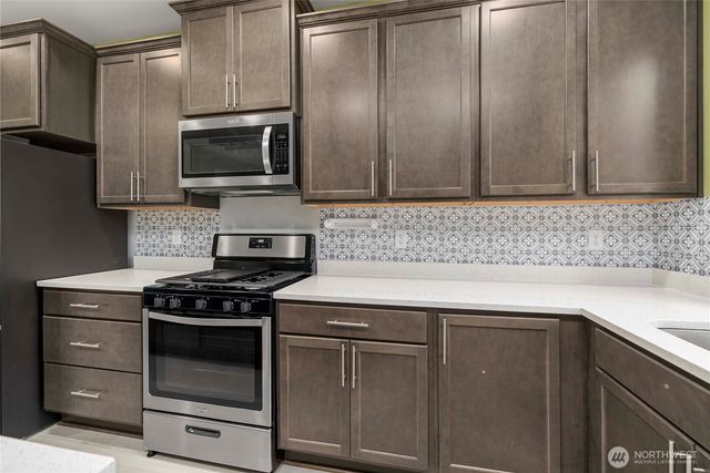 7849 Riverview Court SE, Tumwater, WA 98501