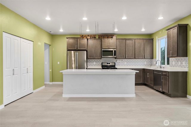 7849 Riverview Court SE, Tumwater, WA 98501