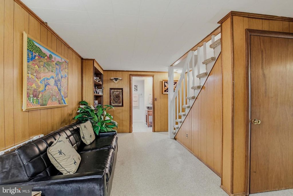 Image 20 of property listing at 13407 JUSTICE RD, Rockville, MD 20853