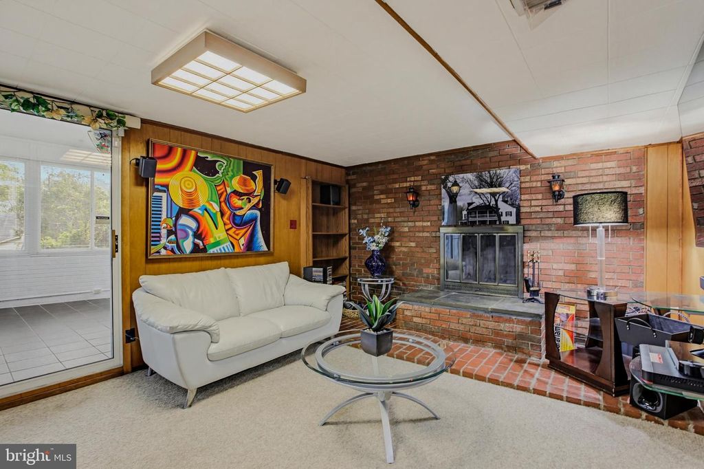 Image 22 of property listing at 13407 JUSTICE RD, Rockville, MD 20853
