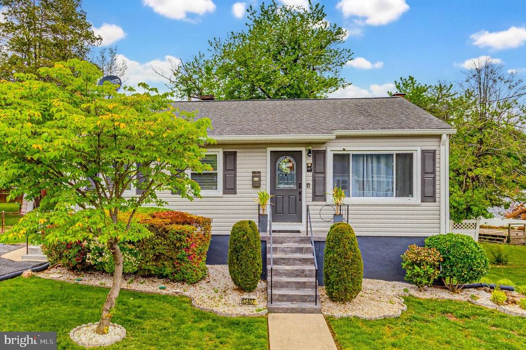 Image 3 of property listing at 13407 JUSTICE RD, Rockville, MD 20853