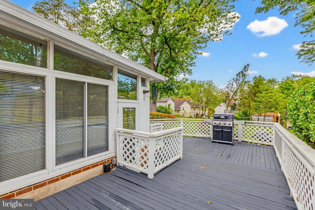 Image 30 of property listing at 13407 JUSTICE RD, Rockville, MD 20853