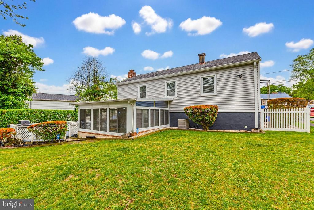 Image 35 of property listing at 13407 JUSTICE RD, Rockville, MD 20853