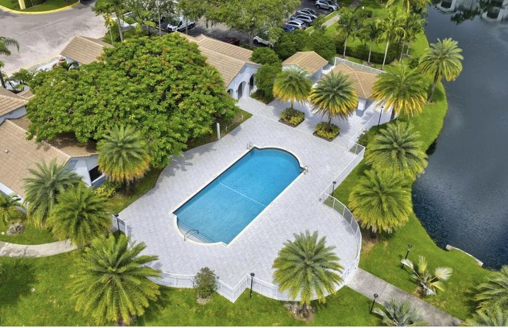 2640 S University Drive 121, Davie, FL 33328