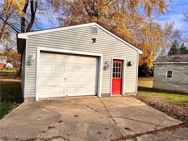 1203 E 17th Street, Ashtabula, OH 44004