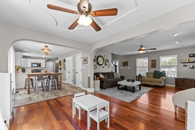 227 Shepherd Court, Greenfield, IN 46140