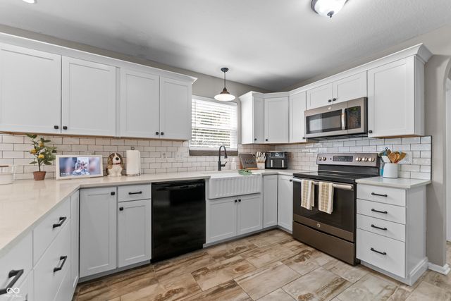 227 Shepherd Court, Greenfield, IN 46140