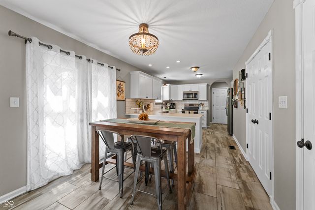 227 Shepherd Court, Greenfield, IN 46140