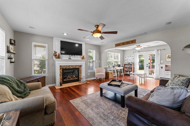 227 Shepherd Court, Greenfield, IN 46140