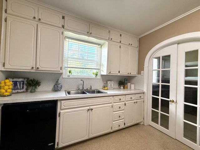 1721 N Market Avenue, Shawnee, OK 74804