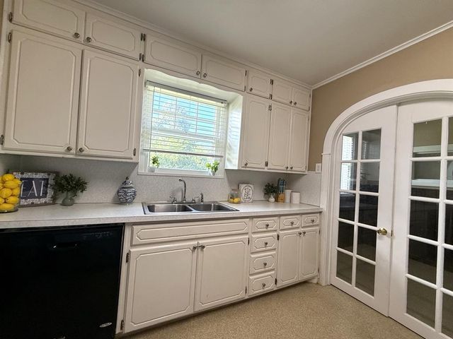 1721 N Market Avenue, Shawnee, OK 74804