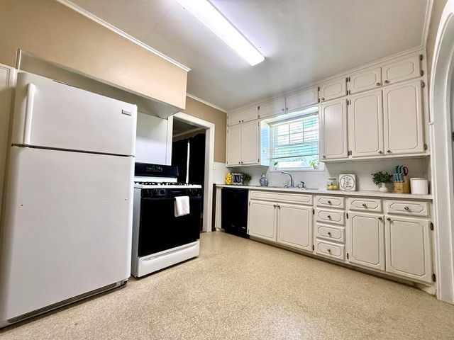 1721 N Market Avenue, Shawnee, OK 74804