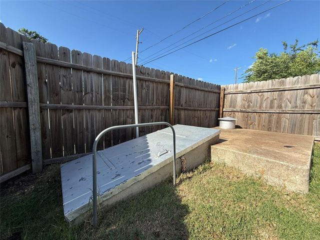 1721 N Market Avenue, Shawnee, OK 74804