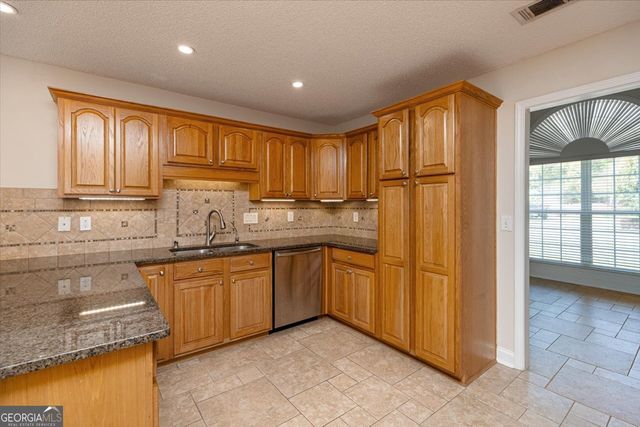 313 Old Farm Road, Perry, GA 31069