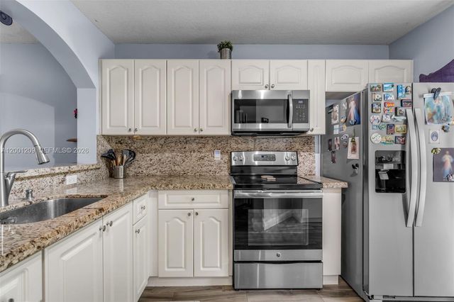 2721 SE 12th Pl 102, Homestead, FL 33035