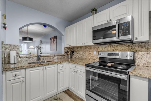 2721 SE 12th Pl 102, Homestead, FL 33035