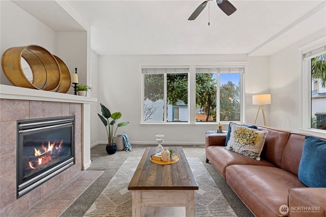 319 Shadow Place SE, Renton, WA 98059