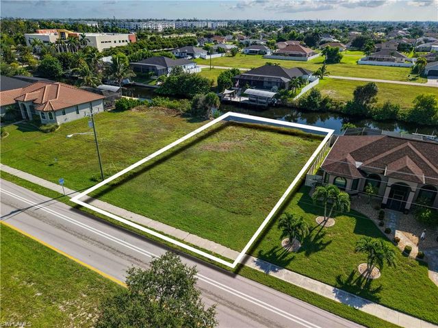 2517 Surfside BLVD, Cape Coral, FL 33914