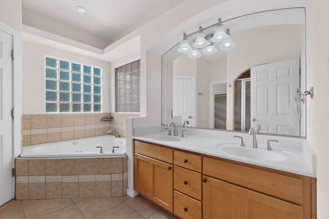 227 MONTE LARGO Drive NE, Albuquerque, NM 87123