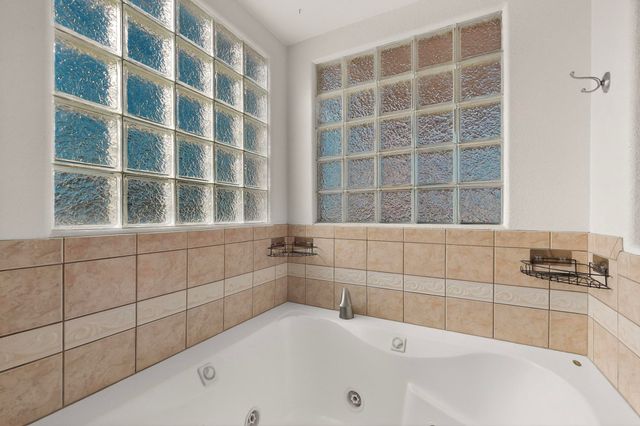 227 MONTE LARGO Drive NE, Albuquerque, NM 87123