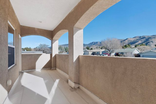 227 MONTE LARGO Drive NE, Albuquerque, NM 87123