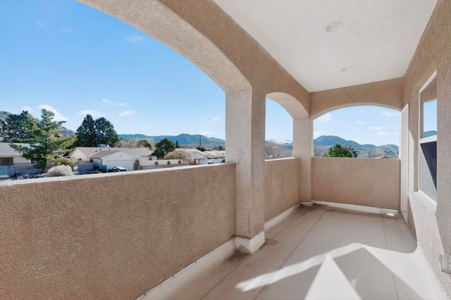227 MONTE LARGO Drive NE, Albuquerque, NM 87123