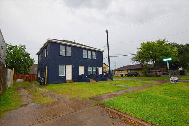 122 Pineview, Houston, TX 77012