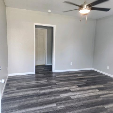 122 Pineview, Houston, TX 77012