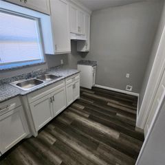 122 Pineview, Houston, TX 77012