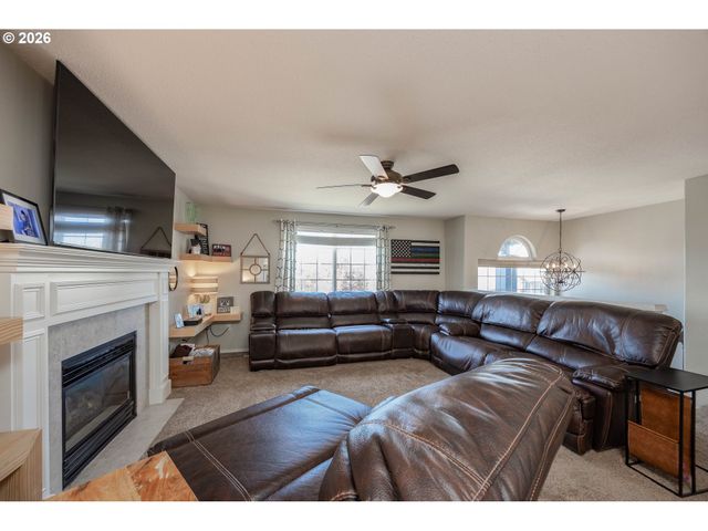 3924 Ne HAYES St, Camas, WA 98607