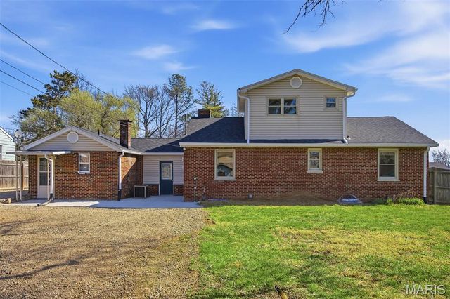 1108 N Belt W, Swansea, IL 62226