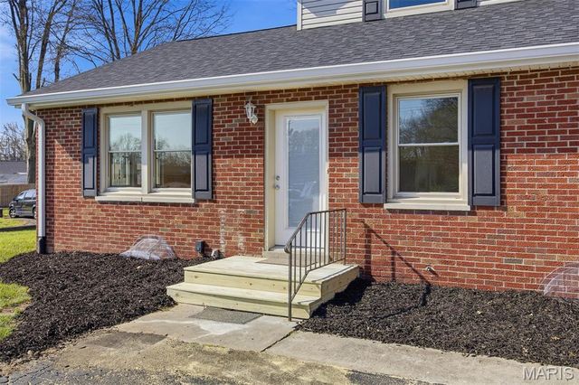 1108 N Belt W, Swansea, IL 62226
