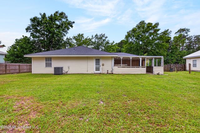 1540 Waveland Avenue, Waveland, MS 39576