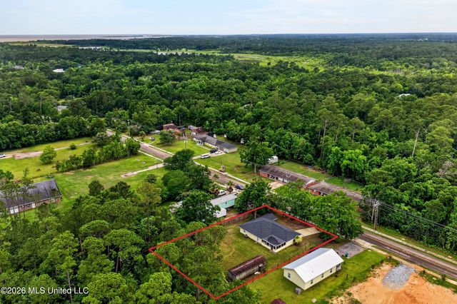 1540 Waveland Avenue, Waveland, MS 39576