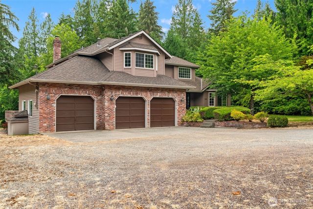 18325 214th Ave NE, Woodinville, WA 98077
