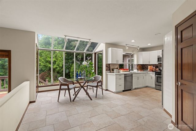 18325 214th Ave NE, Woodinville, WA 98077
