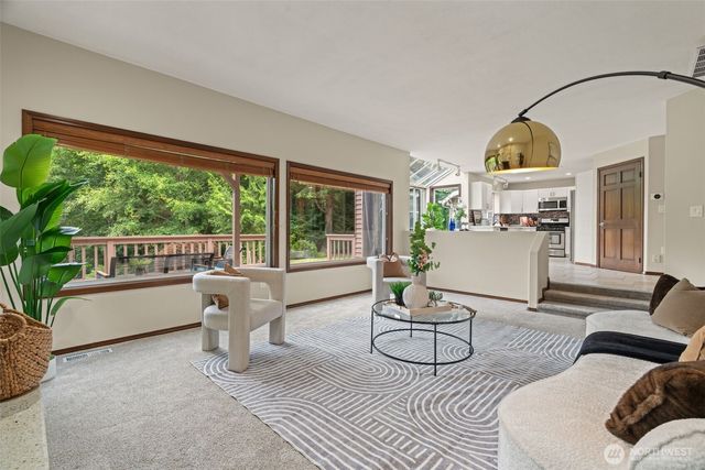 18325 214th Ave NE, Woodinville, WA 98077