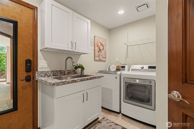 18325 214th Ave NE, Woodinville, WA 98077