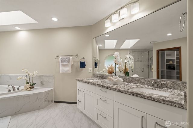18325 214th Ave NE, Woodinville, WA 98077