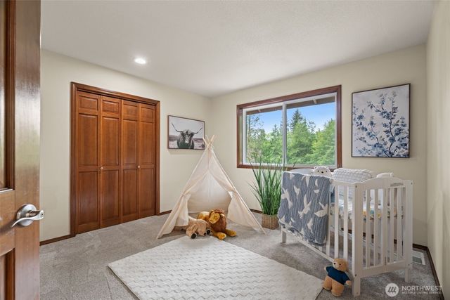 18325 214th Ave NE, Woodinville, WA 98077