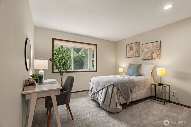 18325 214th Ave NE, Woodinville, WA 98077
