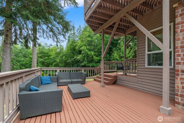 18325 214th Ave NE, Woodinville, WA 98077