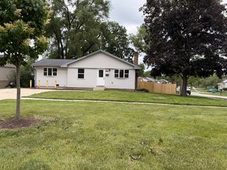 461 E Fullerton Avenue S, Glendale Heights, IL 60139