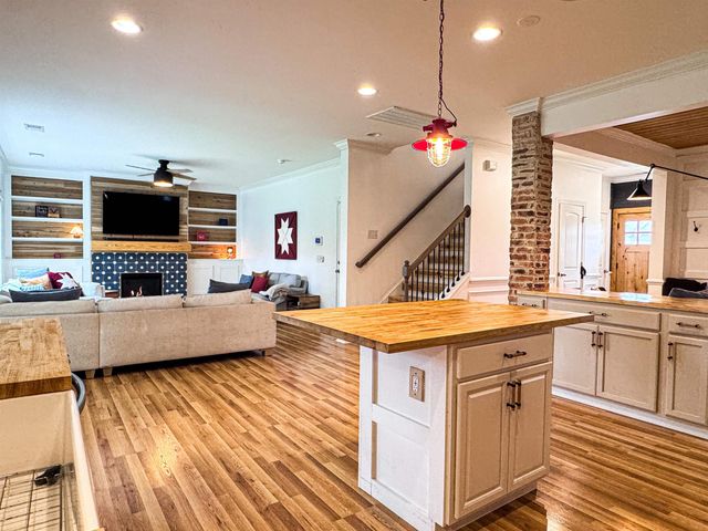 1004 Maccoa Dr., Conway, SC 29526